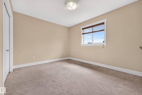 7111 169 Avenue Nw, Edmonton, AB - Indoor Photo Showing Other Room