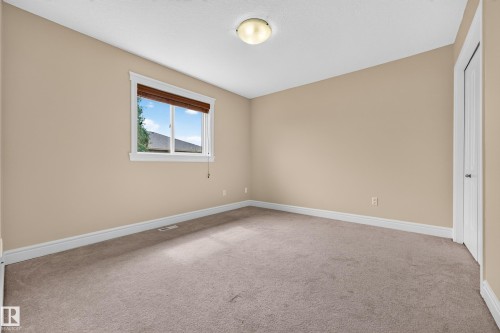 7111 169 Avenue Nw, Edmonton, AB - Indoor Photo Showing Other Room
