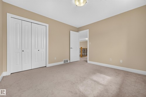 7111 169 Avenue Nw, Edmonton, AB - Indoor Photo Showing Other Room