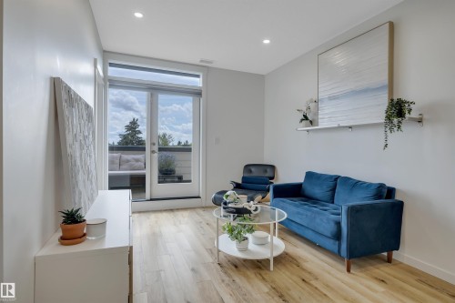#410 11503 76 Av Nw, Edmonton, AB - Indoor Photo Showing Living Room