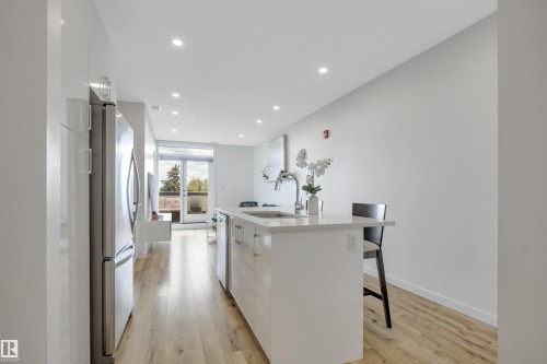 #410 11503 76 Av Nw, Edmonton, AB - Indoor Photo Showing Kitchen With Upgraded Kitchen