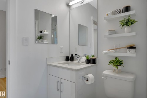 #410 11503 76 Av Nw, Edmonton, AB - Indoor Photo Showing Bathroom