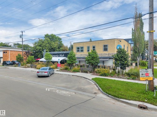 Restaurants and Bakery with Coffee shop across the Street - #410 11503 76 Av Nw, Edmonton, AB - Outdoor