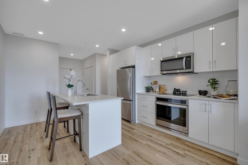 #410 11503 76 Av Nw, Edmonton, AB - Indoor Photo Showing Kitchen With Upgraded Kitchen