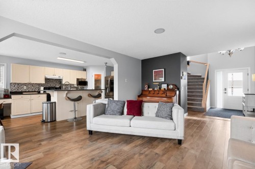 10 Douglas Crescent, Leduc, AB - Indoor Photo Showing Living Room