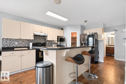 10 Douglas Crescent, Leduc, AB - Indoor Photo Showing Kitchen With Upgraded Kitchen