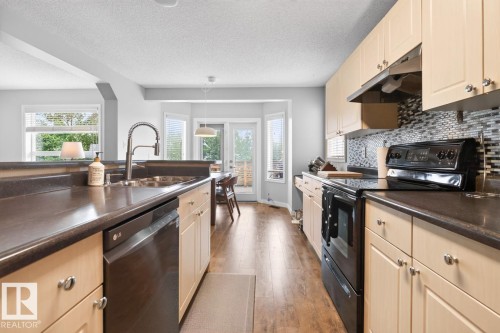 10 Douglas Crescent, Leduc, AB - Indoor Photo Showing Kitchen