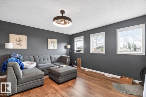 10 Douglas Crescent, Leduc, AB - Indoor Photo Showing Living Room