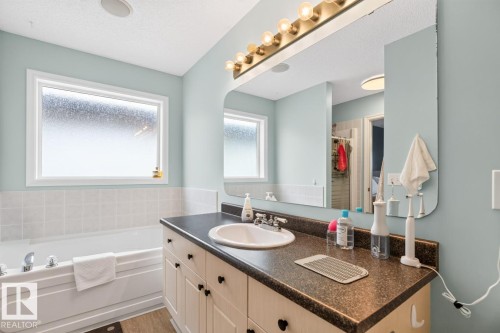 10 Douglas Crescent, Leduc, AB - Indoor Photo Showing Bathroom