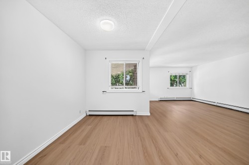 #10 6120 118 Av Nw, Edmonton, AB - Indoor Photo Showing Other Room