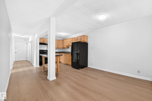 #10 6120 118 Av Nw, Edmonton, AB - Indoor Photo Showing Kitchen