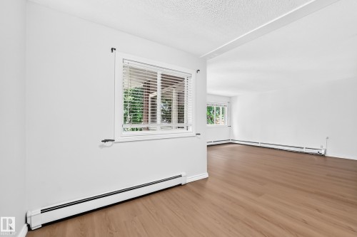 #10 6120 118 Av Nw, Edmonton, AB - Indoor Photo Showing Other Room