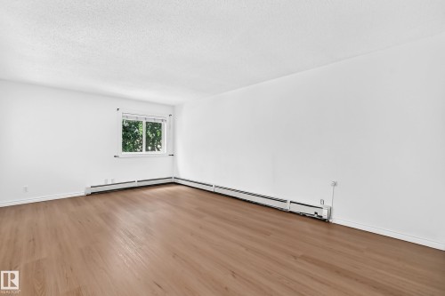 #10 6120 118 Av Nw, Edmonton, AB - Indoor Photo Showing Other Room