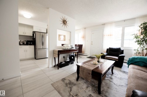 #118 16344 109 St Nw, Edmonton, AB - Indoor Photo Showing Living Room
