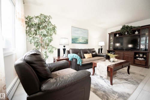 #118 16344 109 St Nw, Edmonton, AB - Indoor Photo Showing Living Room