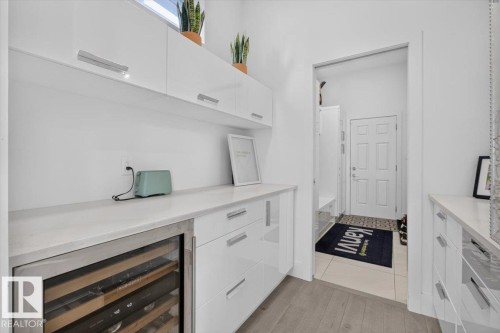 1123 Wahl Place Nw, Edmonton, AB - Indoor