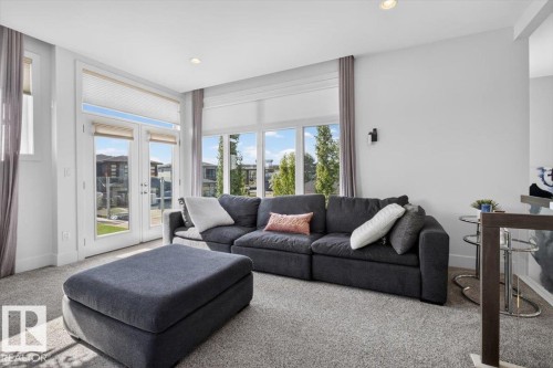 1123 Wahl Place Nw, Edmonton, AB - Indoor Photo Showing Living Room