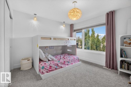 1123 Wahl Place Nw, Edmonton, AB - Indoor Photo Showing Bedroom