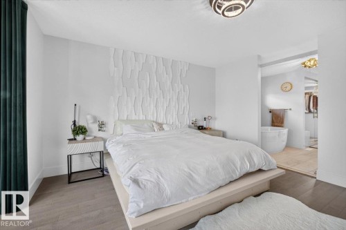 1123 Wahl Place Nw, Edmonton, AB - Indoor Photo Showing Bedroom