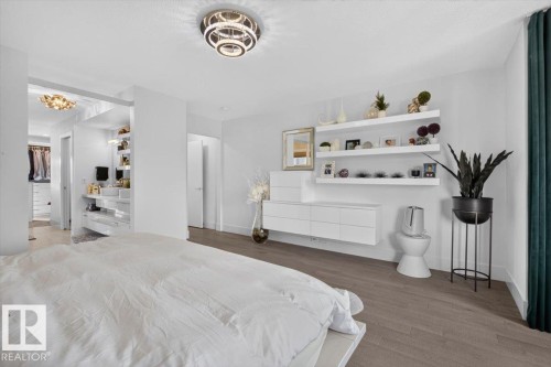 1123 Wahl Place Nw, Edmonton, AB - Indoor Photo Showing Bedroom