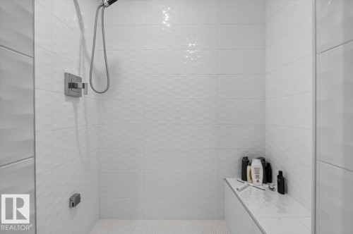 1123 Wahl Place Nw, Edmonton, AB - Indoor Photo Showing Bathroom