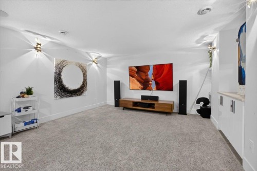 1123 Wahl Place Nw, Edmonton, AB - Indoor Photo Showing Other Room