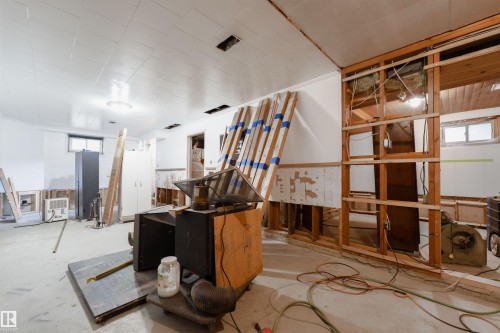 4906 50 Avenue, Lamont, AB - Indoor Photo Showing Other Room
