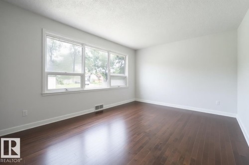 4906 50 Avenue, Lamont, AB - Indoor Photo Showing Other Room