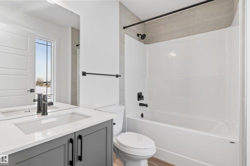 111 Sereno Lane, Fort Saskatchewan, AB - Indoor Photo Showing Bathroom