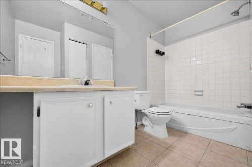 #35 2115 118 St Nw, Edmonton, AB - Indoor Photo Showing Bathroom