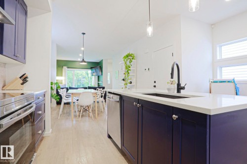 12020 125 Street Nw, Edmonton, AB - Indoor Photo Showing Kitchen With Upgraded Kitchen