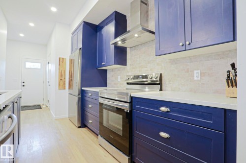 12020 125 Street Nw, Edmonton, AB - Indoor Photo Showing Kitchen