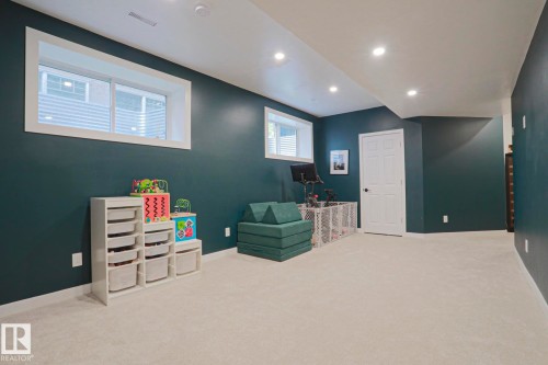 12020 125 Street Nw, Edmonton, AB - Indoor