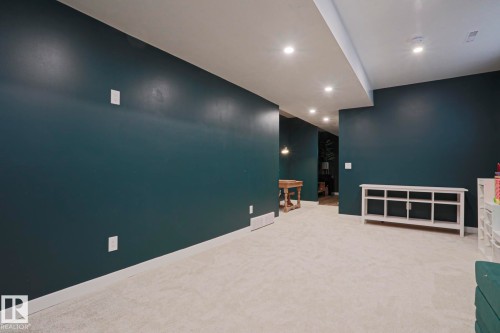 12020 125 Street Nw, Edmonton, AB - Indoor