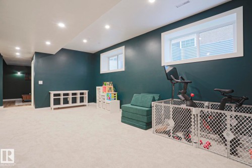 12020 125 Street Nw, Edmonton, AB - Indoor