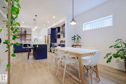 12020 125 Street Nw, Edmonton, AB - Indoor Photo Showing Dining Room