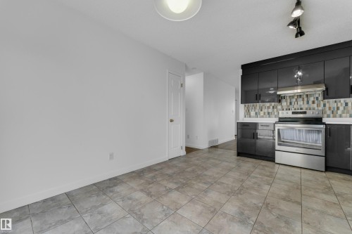 1545 49A Street Nw, Edmonton, AB - Indoor Photo Showing Kitchen