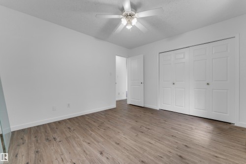 1545 49A Street Nw, Edmonton, AB - Indoor Photo Showing Other Room
