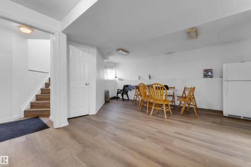 1545 49A Street Nw, Edmonton, AB - Indoor