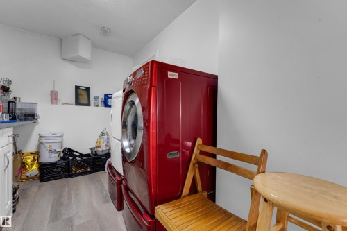 1545 49A Street Nw, Edmonton, AB - Indoor Photo Showing Laundry Room