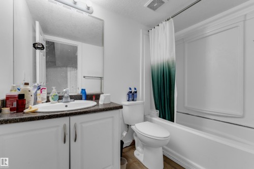 1545 49A Street Nw, Edmonton, AB - Indoor Photo Showing Bathroom