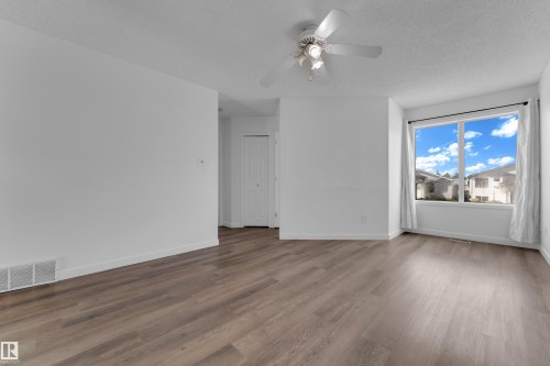 1545 49A Street Nw, Edmonton, AB - Indoor Photo Showing Other Room