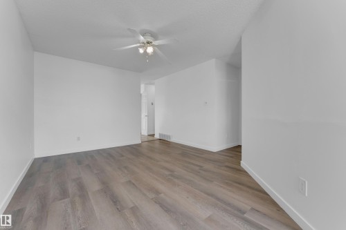 1545 49A Street Nw, Edmonton, AB - Indoor Photo Showing Other Room