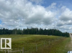 HYW 642 RR 13  Rural Lac Ste. Anne County, AB T0E 1V0