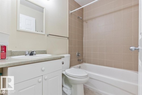 #202 12110 119 Av Nw, Edmonton, AB - Indoor Photo Showing Bathroom