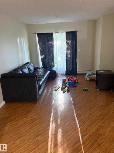 #202 12110 119 Av Nw, Edmonton, AB - Indoor
