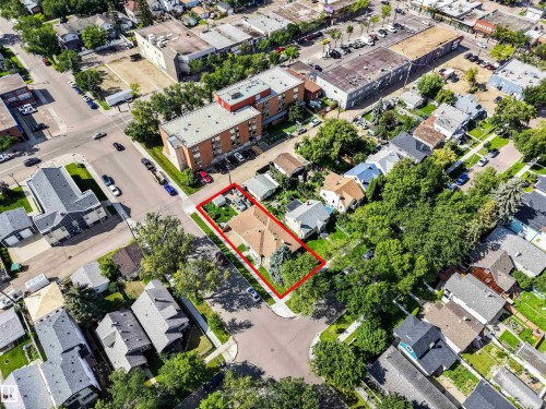 Corner lot property with mature trees and established landscaping - 9402 117 Avenue Nw, Edmonton, AB -  With View