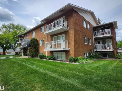 #4 6120 118 Av Nw, Edmonton, AB - Outdoor