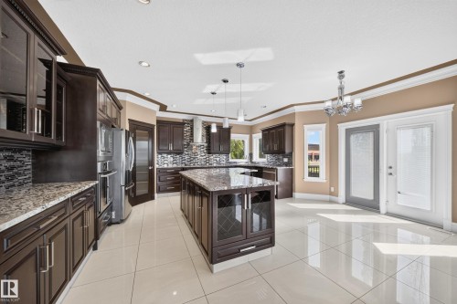 7103 168 Avenue Nw, Edmonton, AB - Indoor Photo Showing Kitchen With Upgraded Kitchen