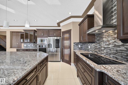 7103 168 Avenue Nw, Edmonton, AB - Indoor Photo Showing Kitchen With Upgraded Kitchen